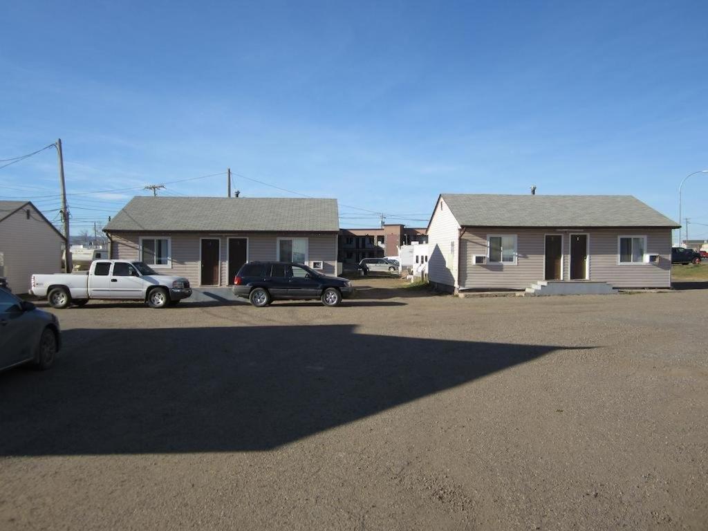 Midtown Motel On Alaska Ave Dawson Creek Exterior photo